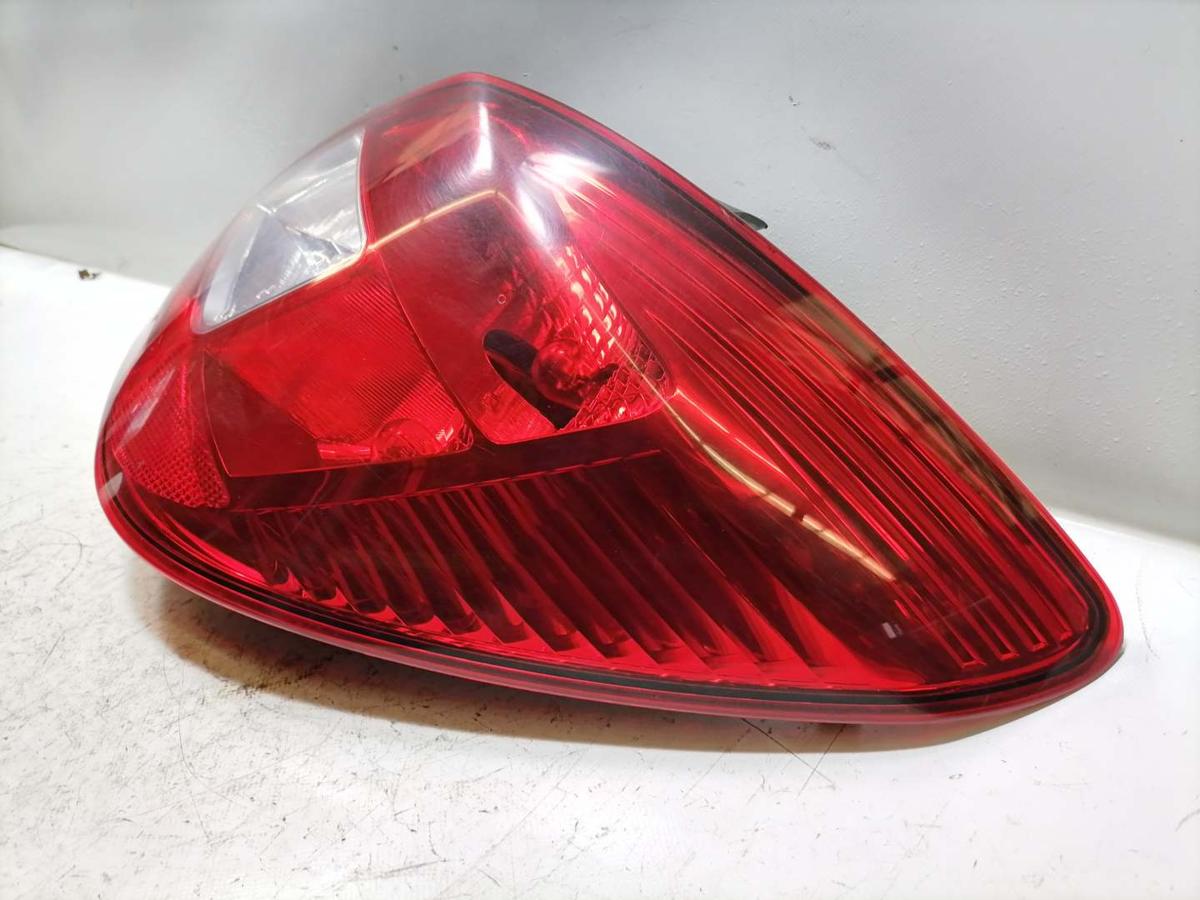 Opel Corsa D original R&uuml;cklicht R&uuml;ckleuchte Schlussleuchte rechts 5-T&uuml;rer Bj.2010